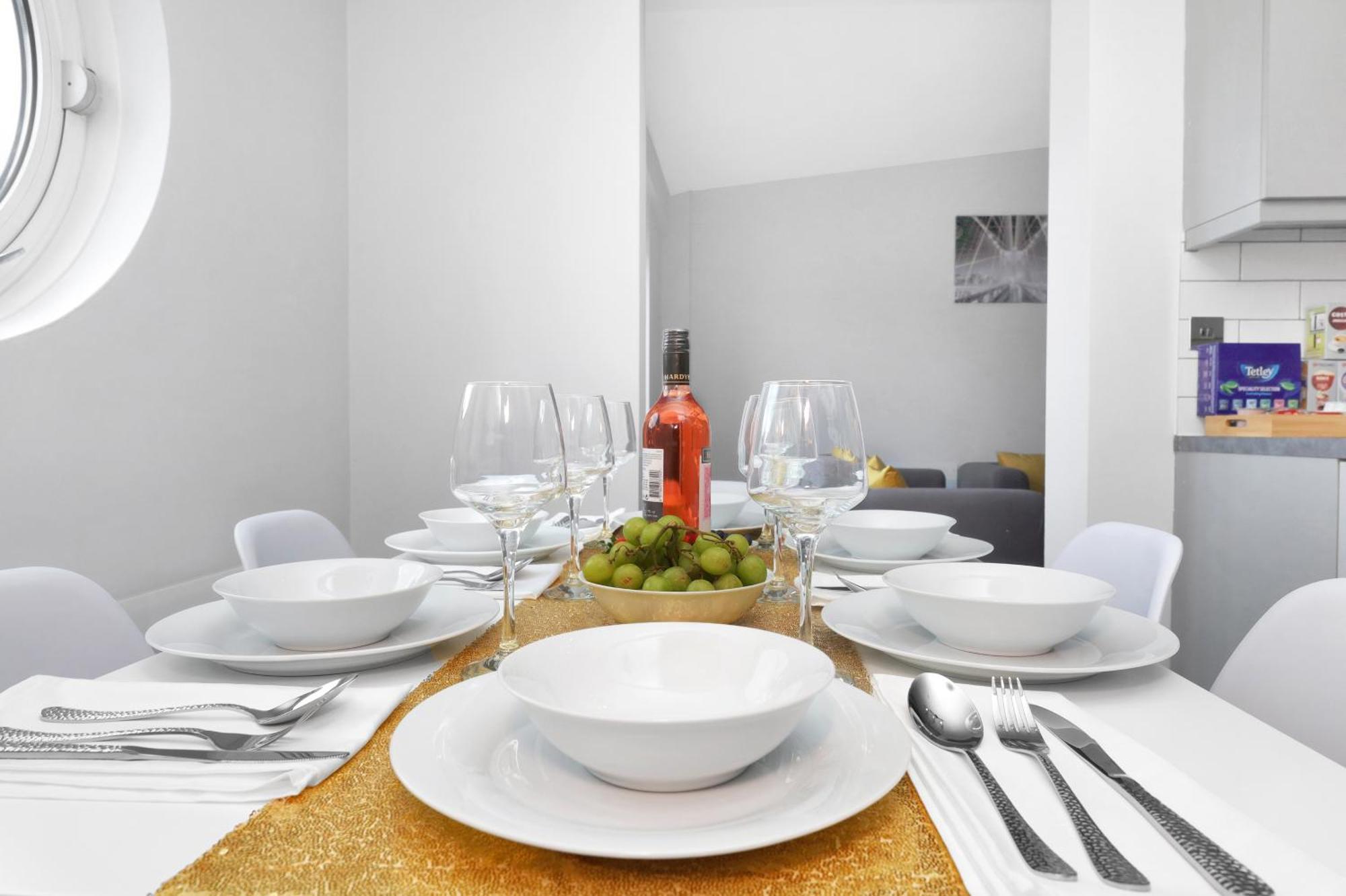 Waterside 4 Bed Apartment London Ngoại thất bức ảnh