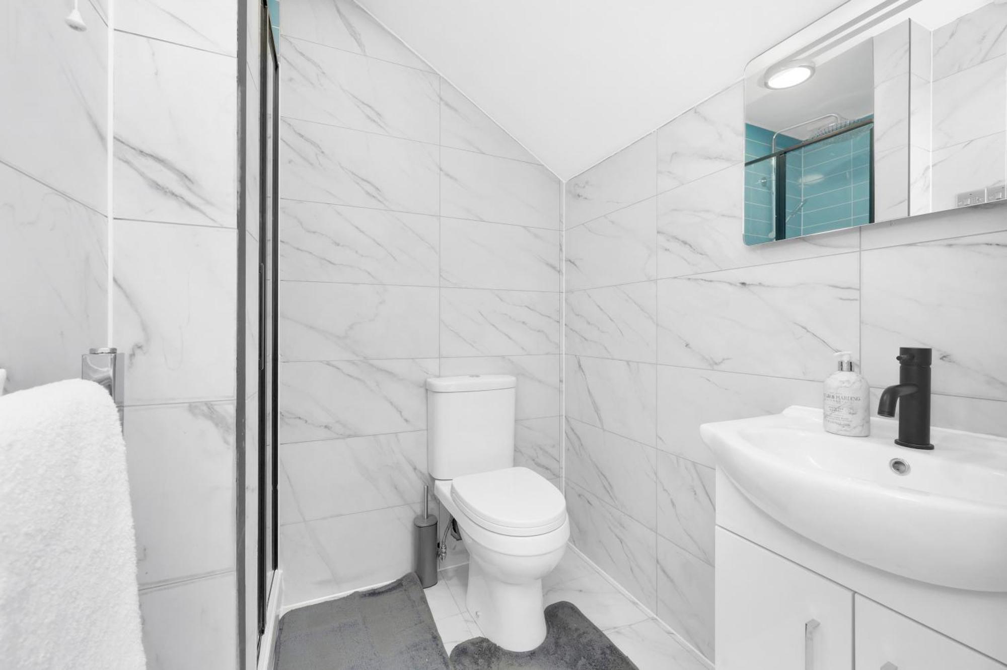 Waterside 4 Bed Apartment London Ngoại thất bức ảnh